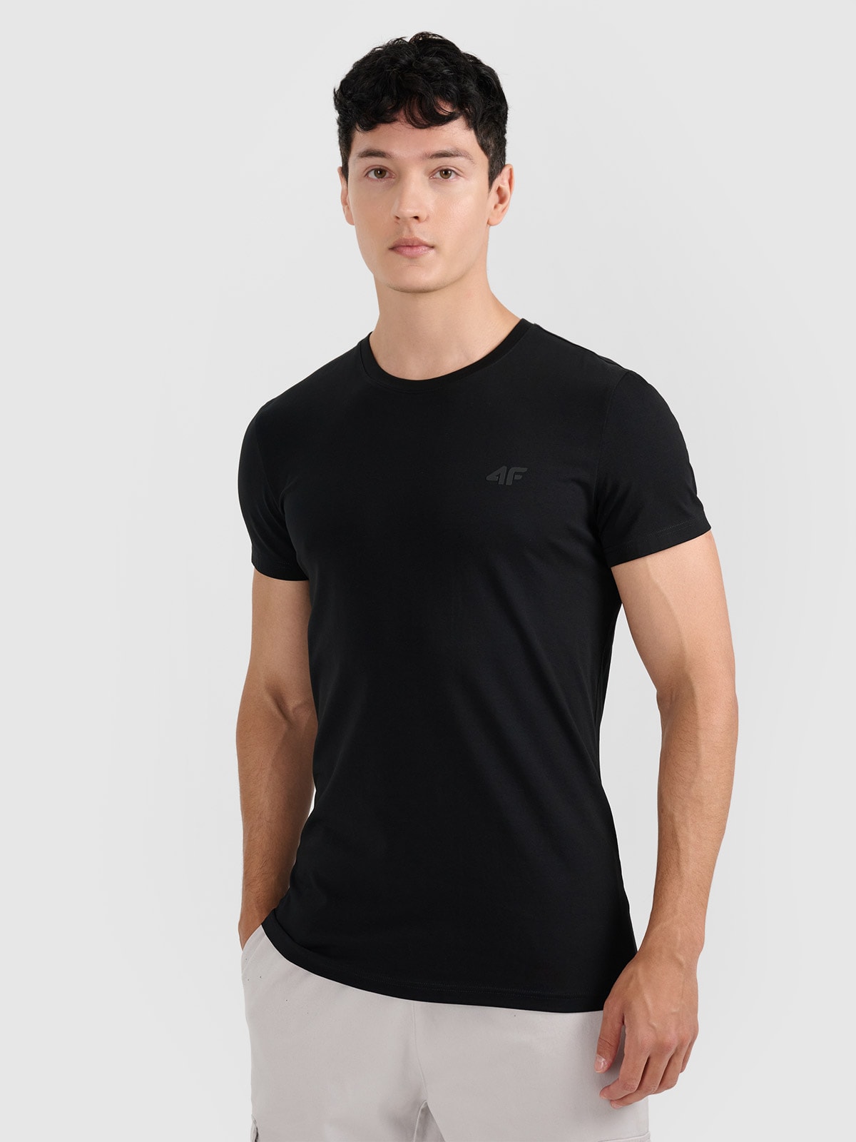 4F T-shirt slim gładki męski - czarny M