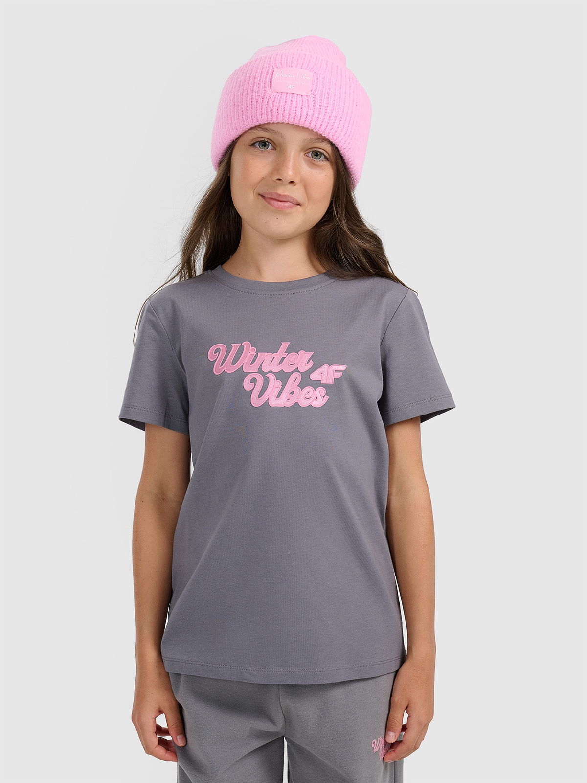 4F T-shirt regular z nadrukiem dziewczęcy - szary 164 (13-14 lat)