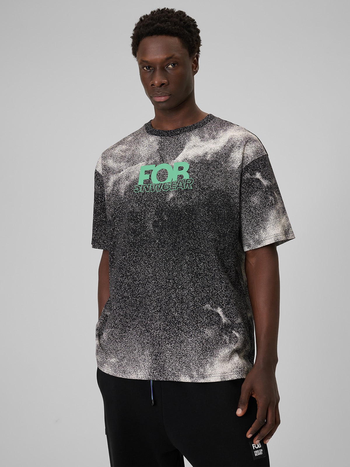 4F T-shirt loose z nadrukiem męski - czarny XL