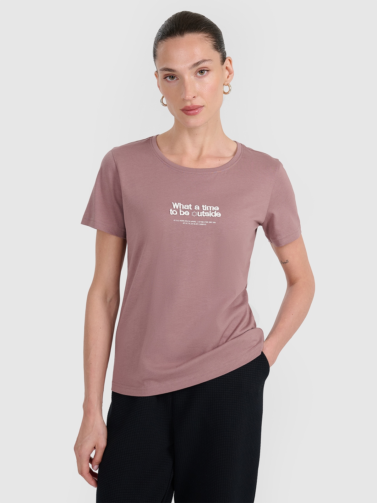 4F T-shirt regular z nadrukiem damski - brązowy XS