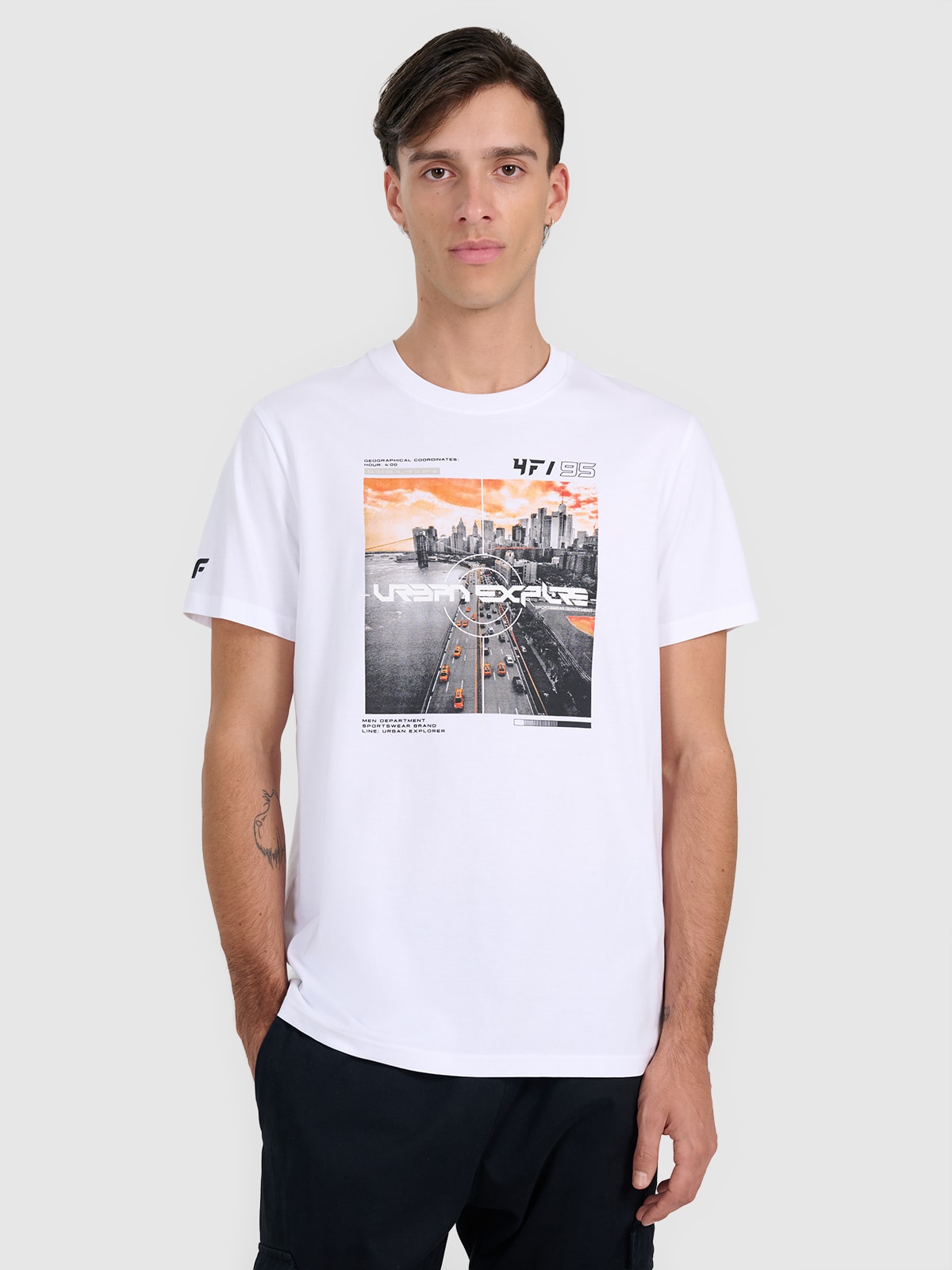 4F T-shirt regular z nadrukiem męski - biały S