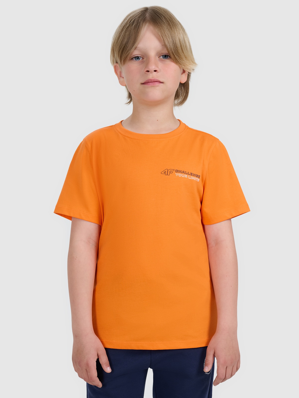 4F T-shirt regular z nadrukiem chłopięcy - pomarańczowy 122 (6-7 lat)