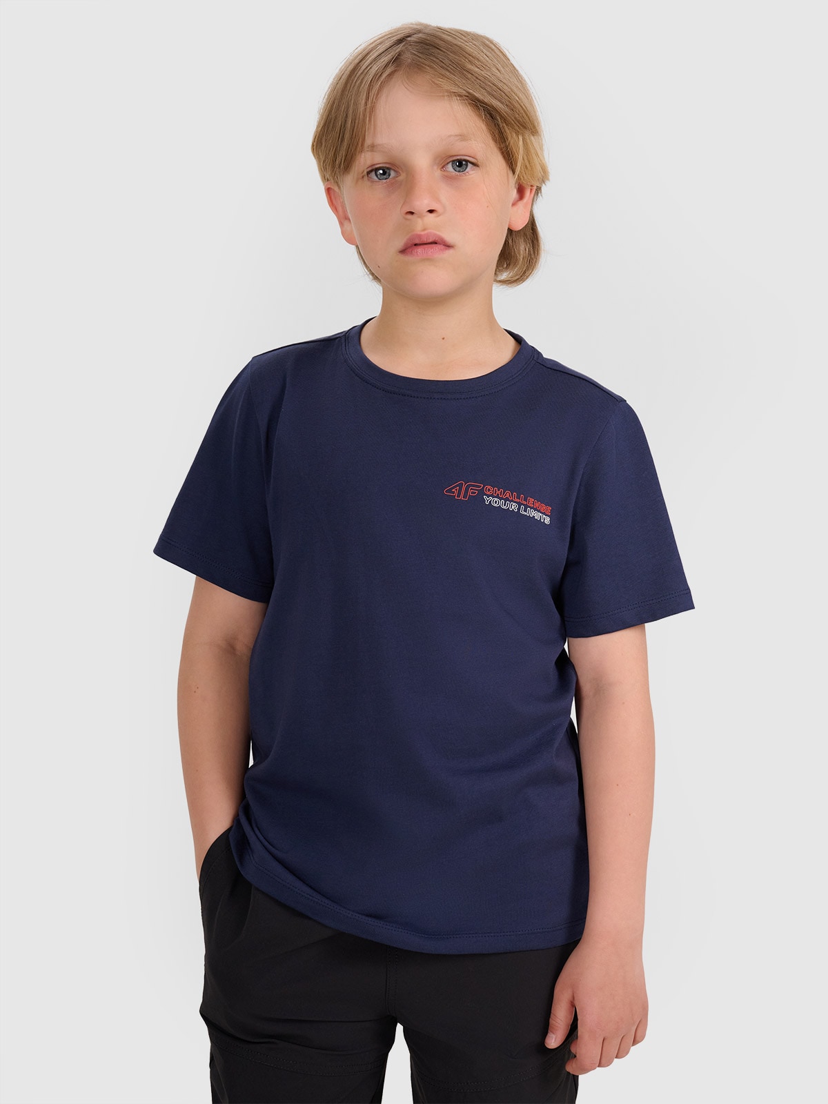 4F T-shirt regular z nadrukiem chłopięcy - granatowy 122 (6-7 lat)