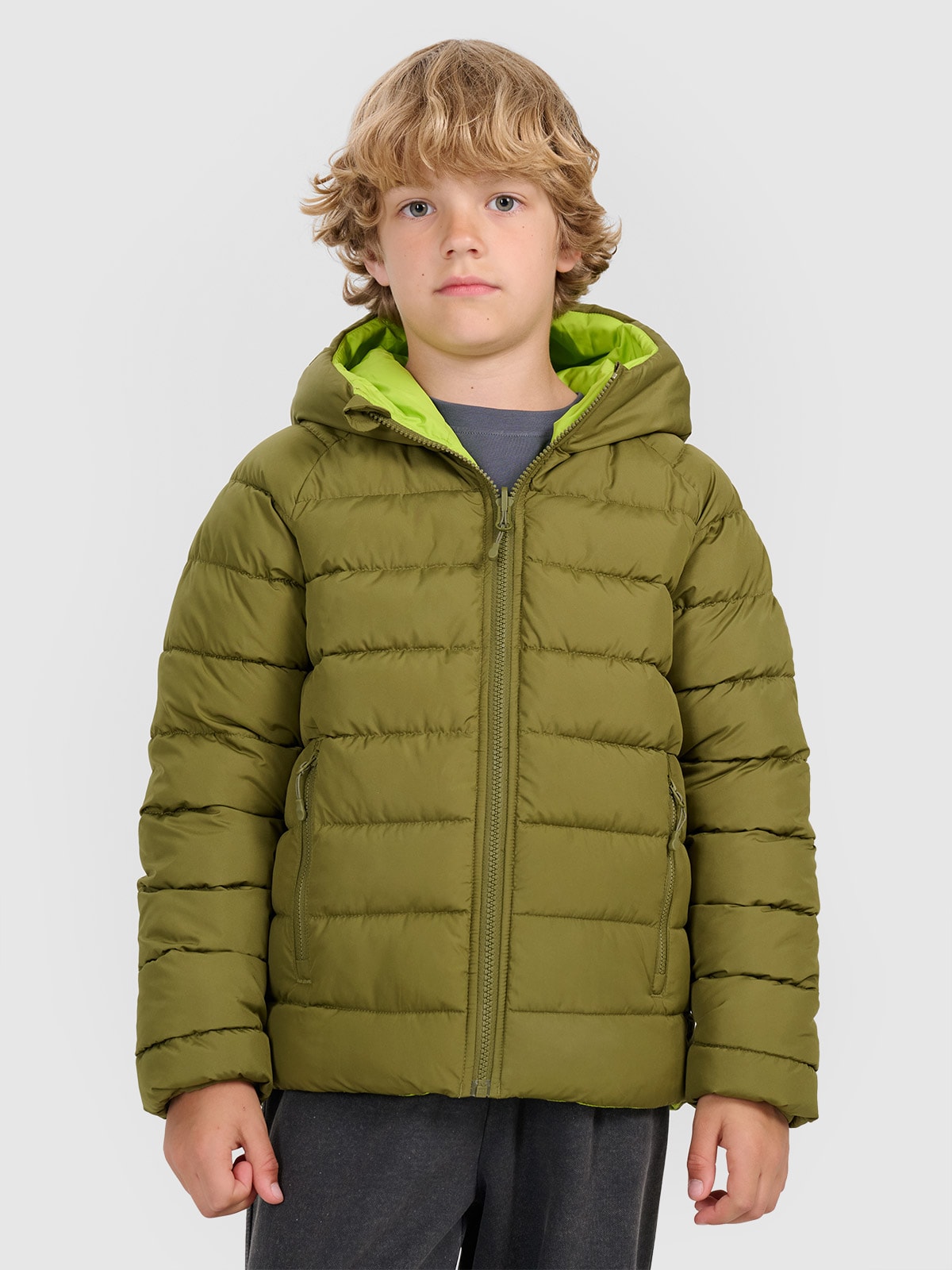 4F Kurtka puchowa dwustronna z wypełnieniem syntetycznym chłopięca - oliwkowa/khaki 122 (6-7 lat)