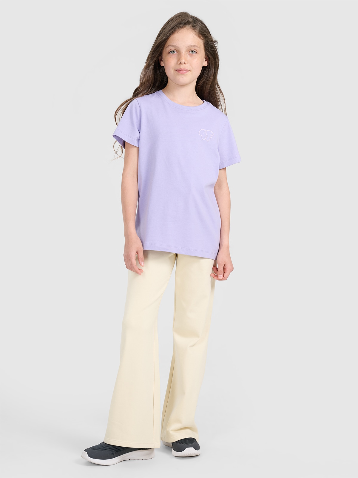 4F Spodnie dresowe z szerokimi nogawkami dziewczęce - beżowe 122 (6-7 lat)