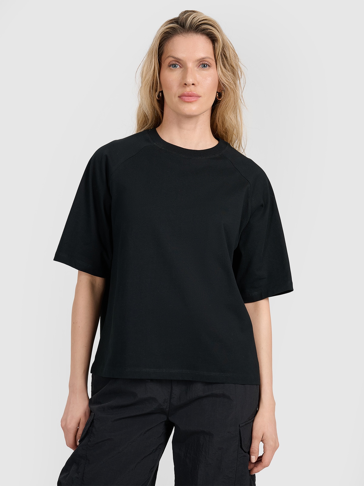 4F T-shirt oversize gładki damski - czarny L