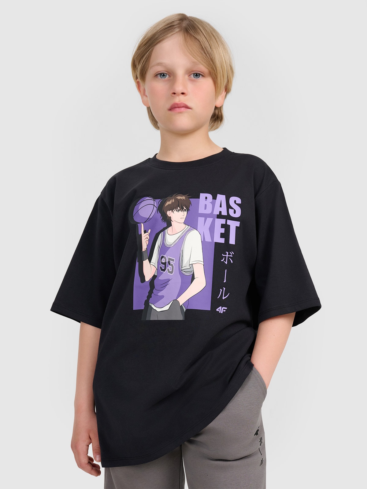 4F T-shirt oversize z nadrukiem chłopięcy - czarny 122 (6-7 lat)