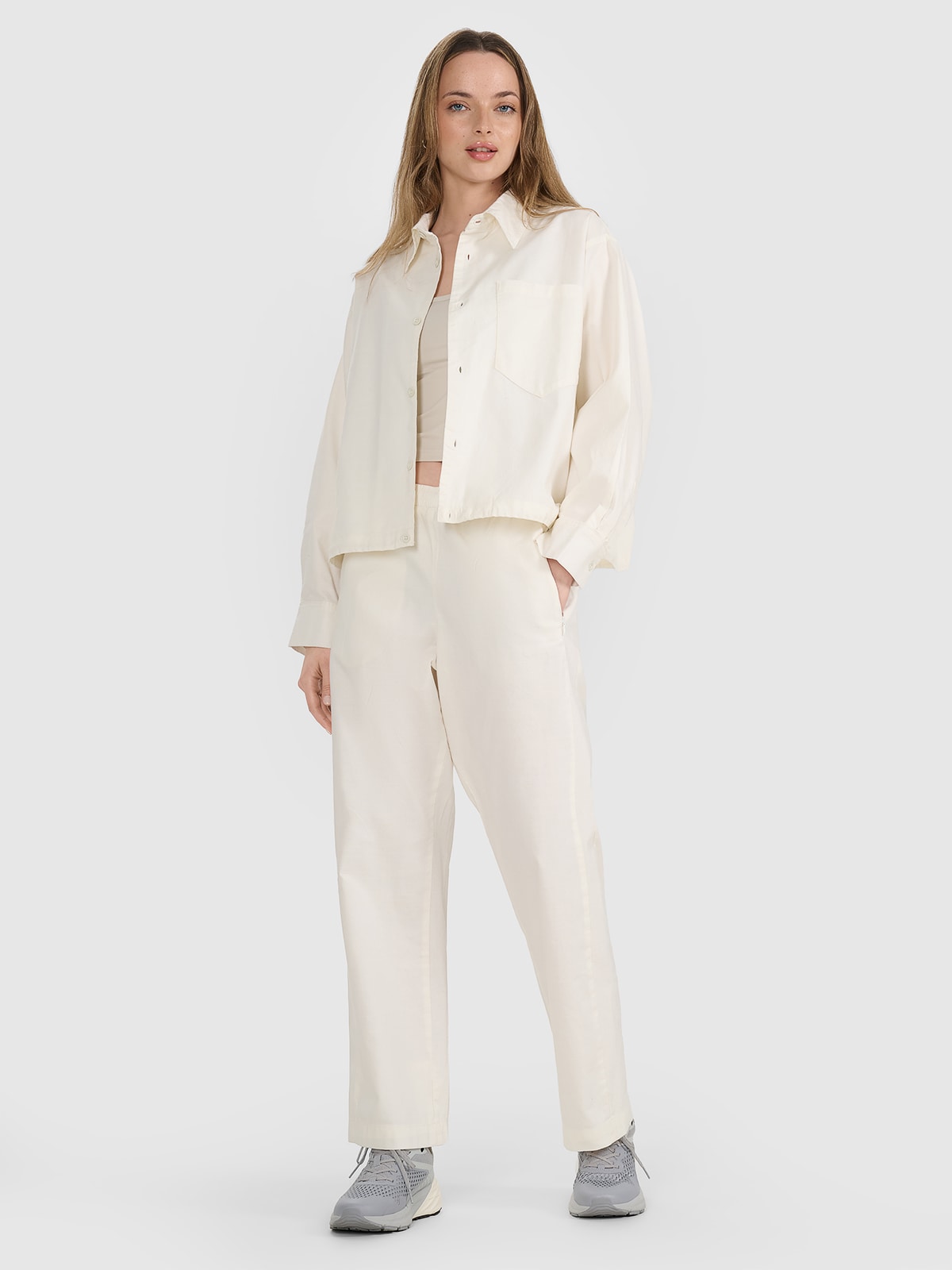 4F Spodnie casual damskie - białe S