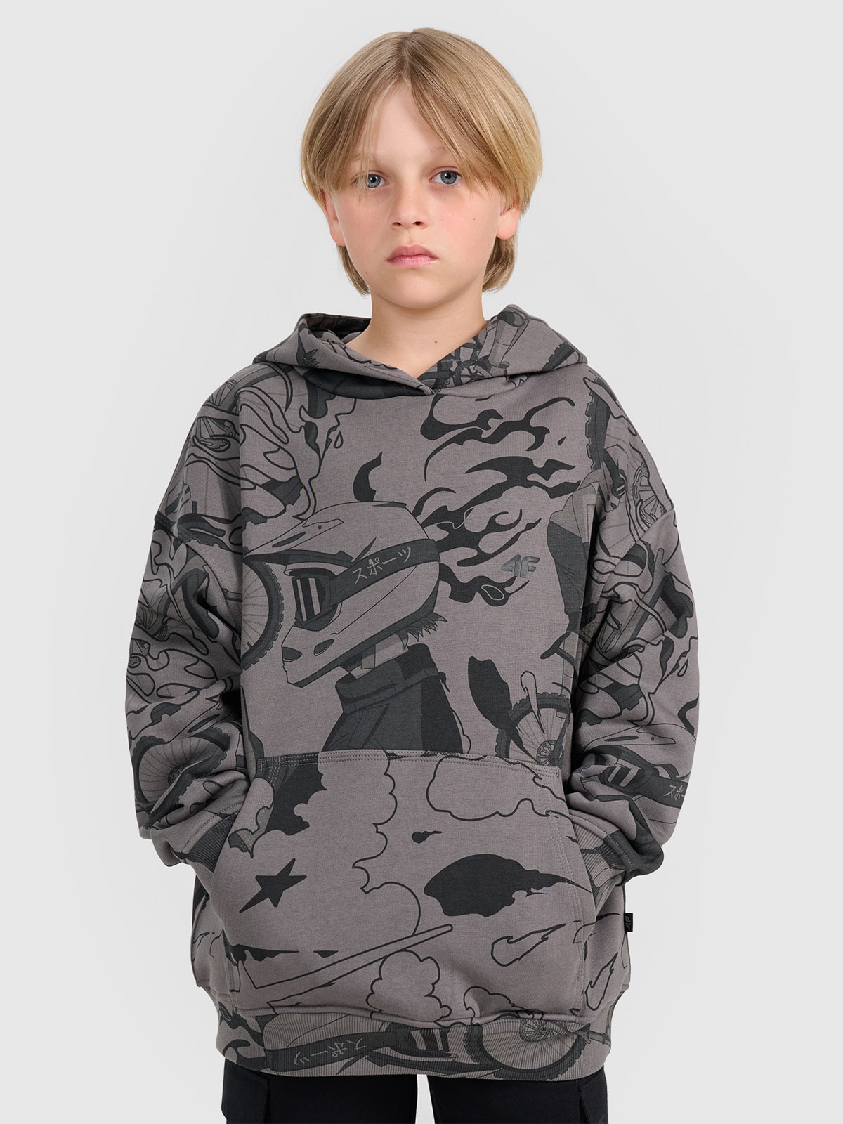 4F Bluza dresowa nierozpinana z kapturem chłopięca - multikolor 122 (6-7 lat)