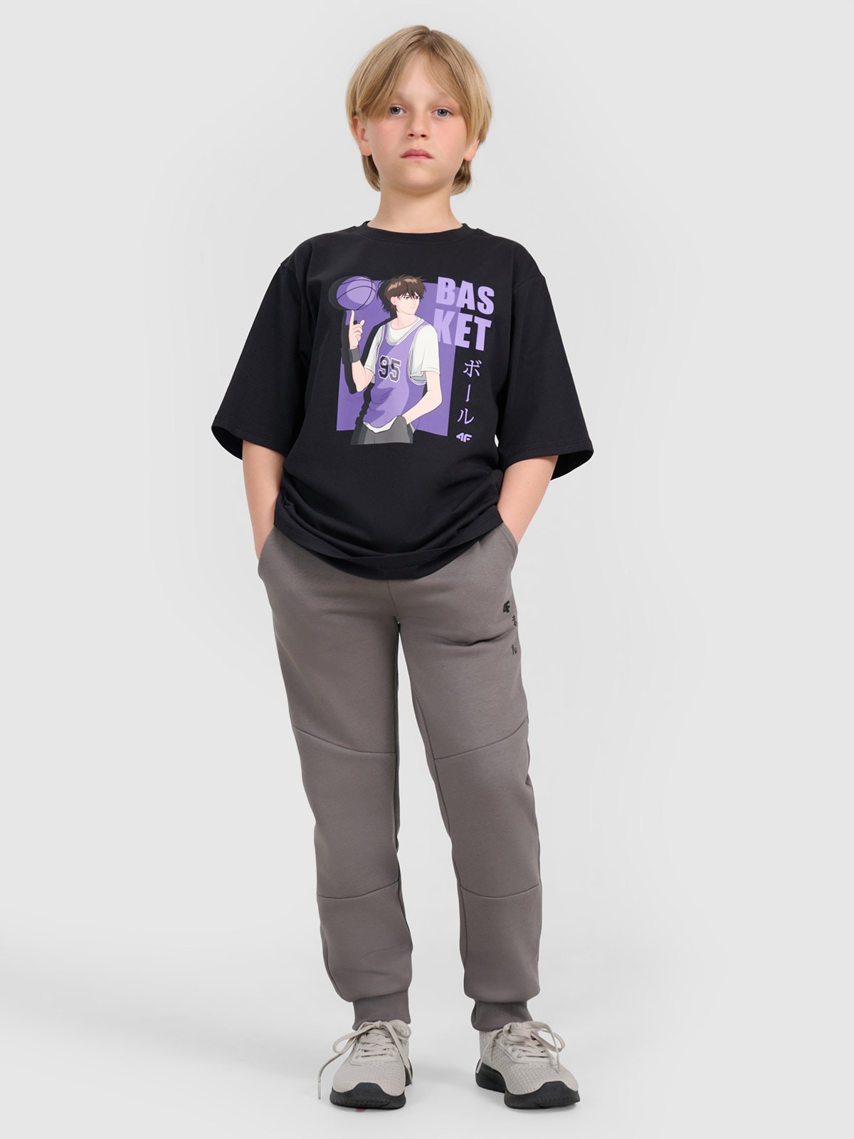 4F Spodnie dresowe joggery chłopięce - szare 122 (6-7 lat)