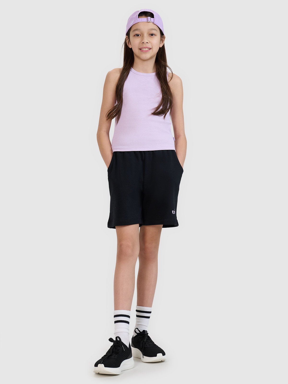 4F Spodenki dresowe dziewczęce - czarne 122 (6-7 lat)