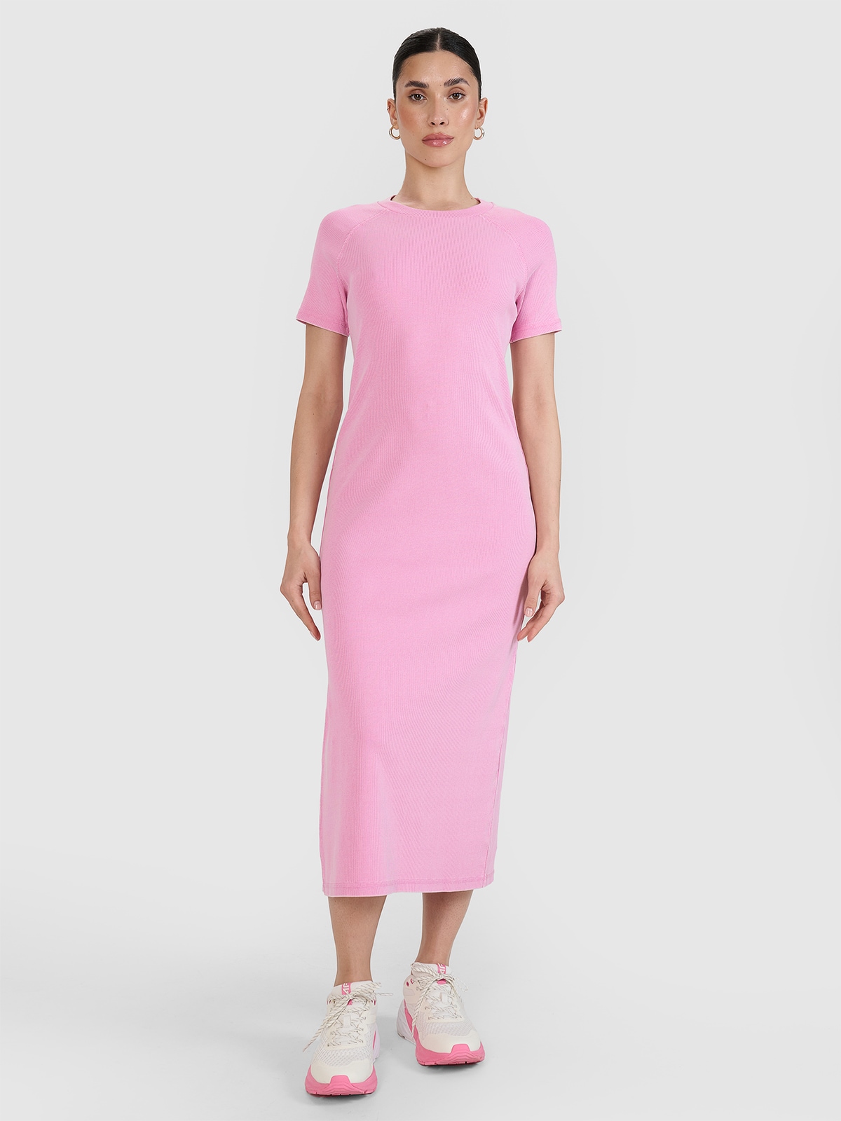 4F Sukienka midi z prążkowanej dzianiny damska - różowa M