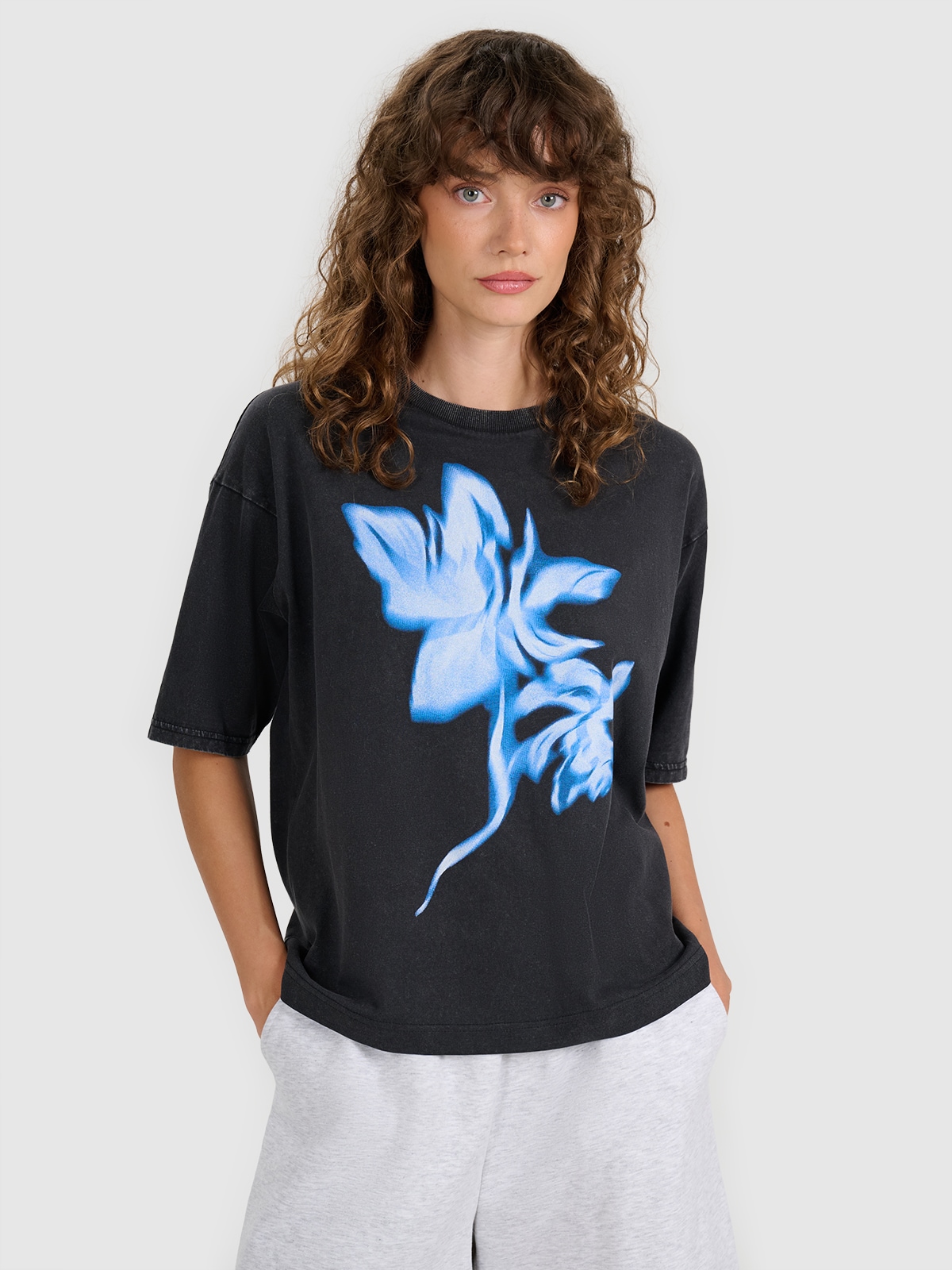 4F T-shirt oversize z nadrukiem damski - czarny L