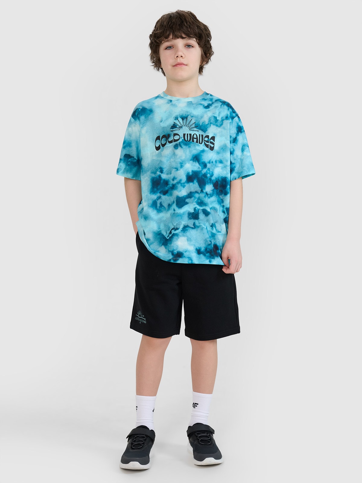 4F Spodenki dresowe chłopięce - czarne 122 (6-7 lat)