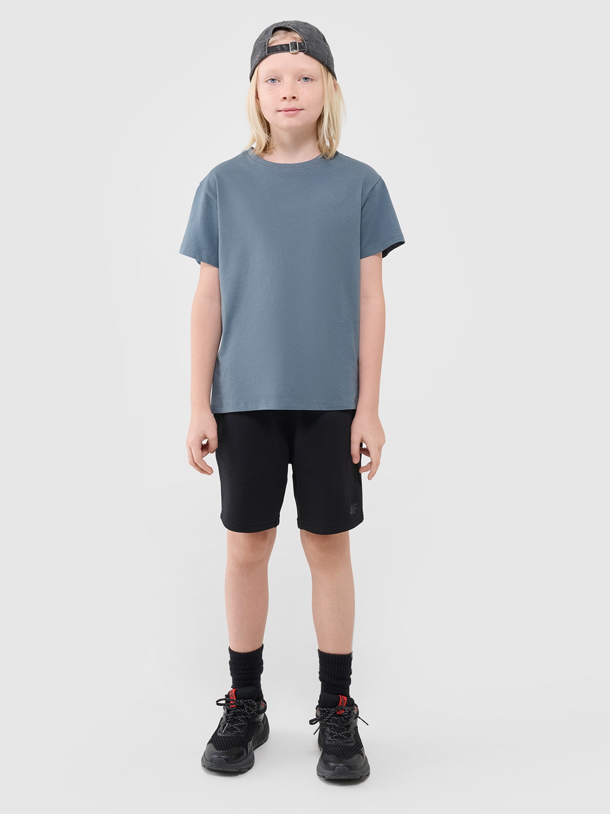 4F Spodenki dresowe chłopięce - czarne 122 (6-7 lat)