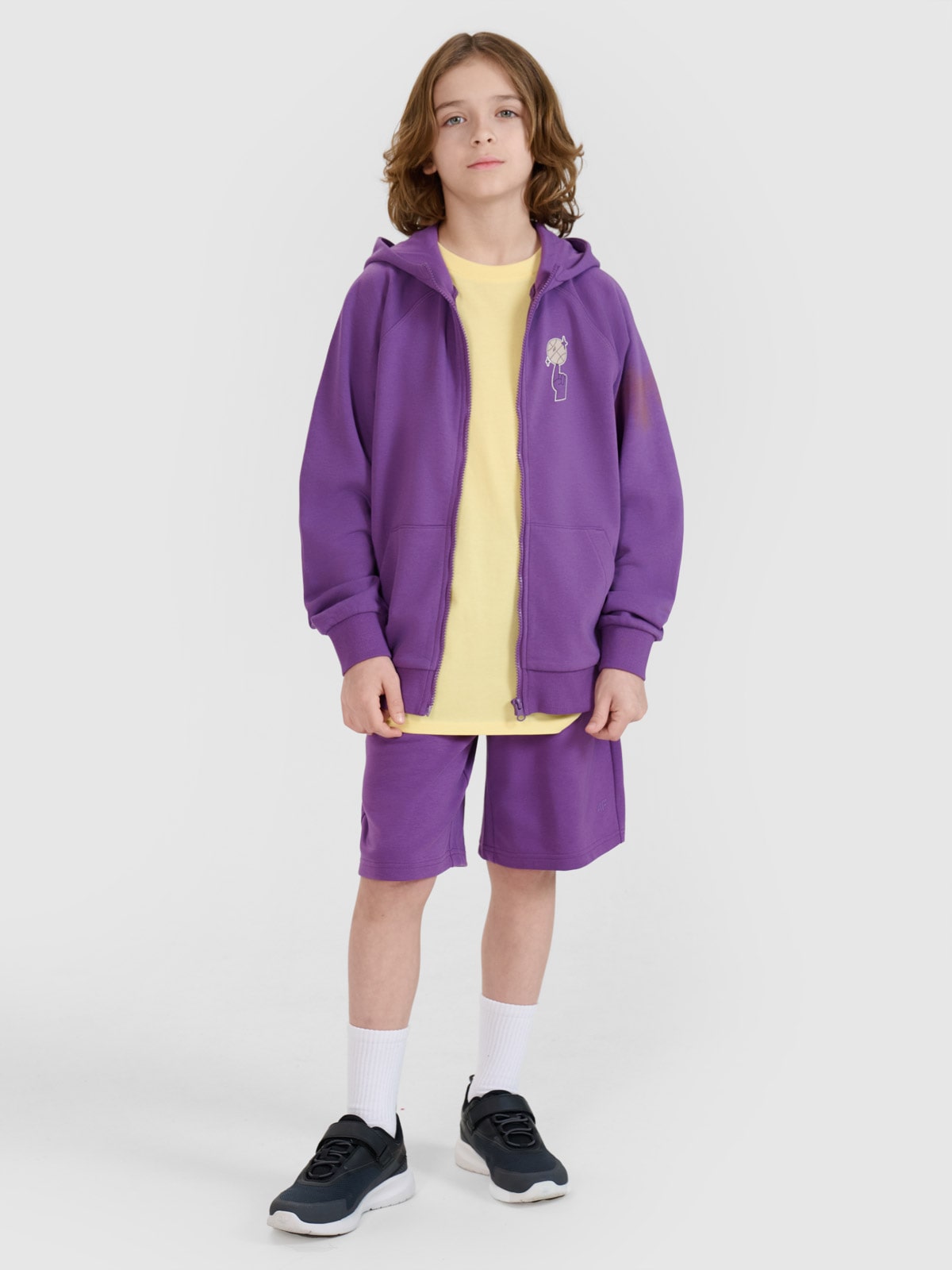 4F Spodenki dresowe chłopięce - fioletowe 122 (6-7 lat)