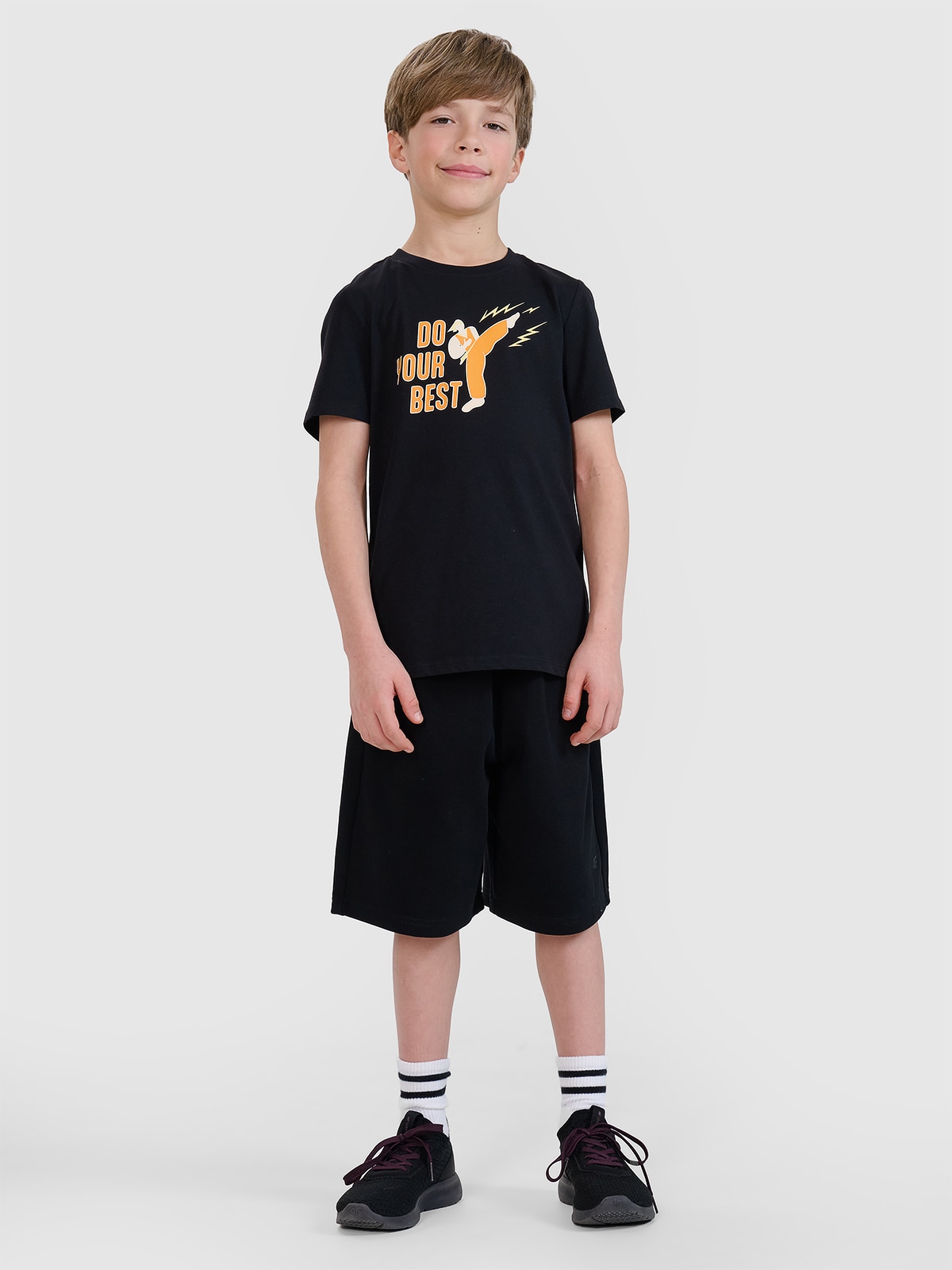 4F Spodenki dresowe chłopięce - czarne 122 (6-7 lat)