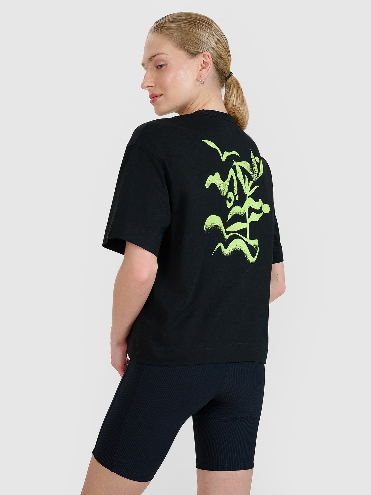 4F T-shirt regular z nadrukiem damski - czarny L