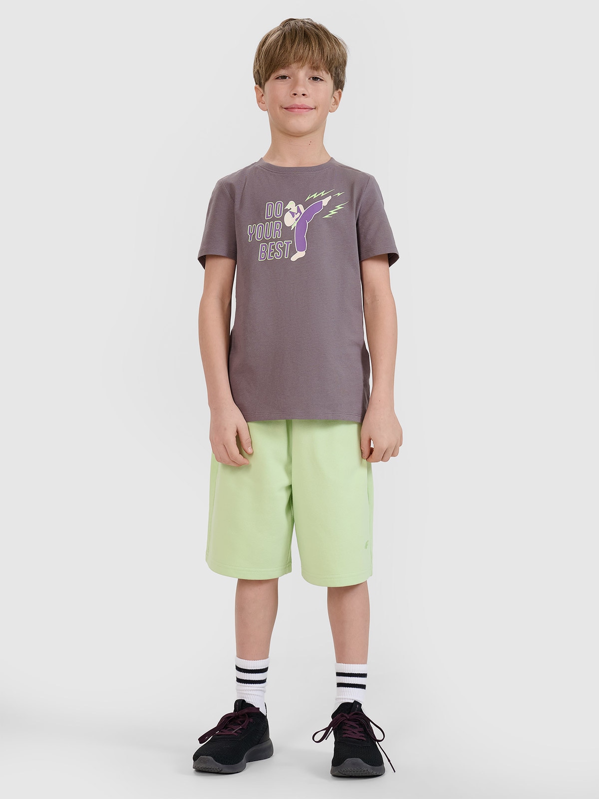 4F Spodenki dresowe chłopięce - zielone 122 (6-7 lat)