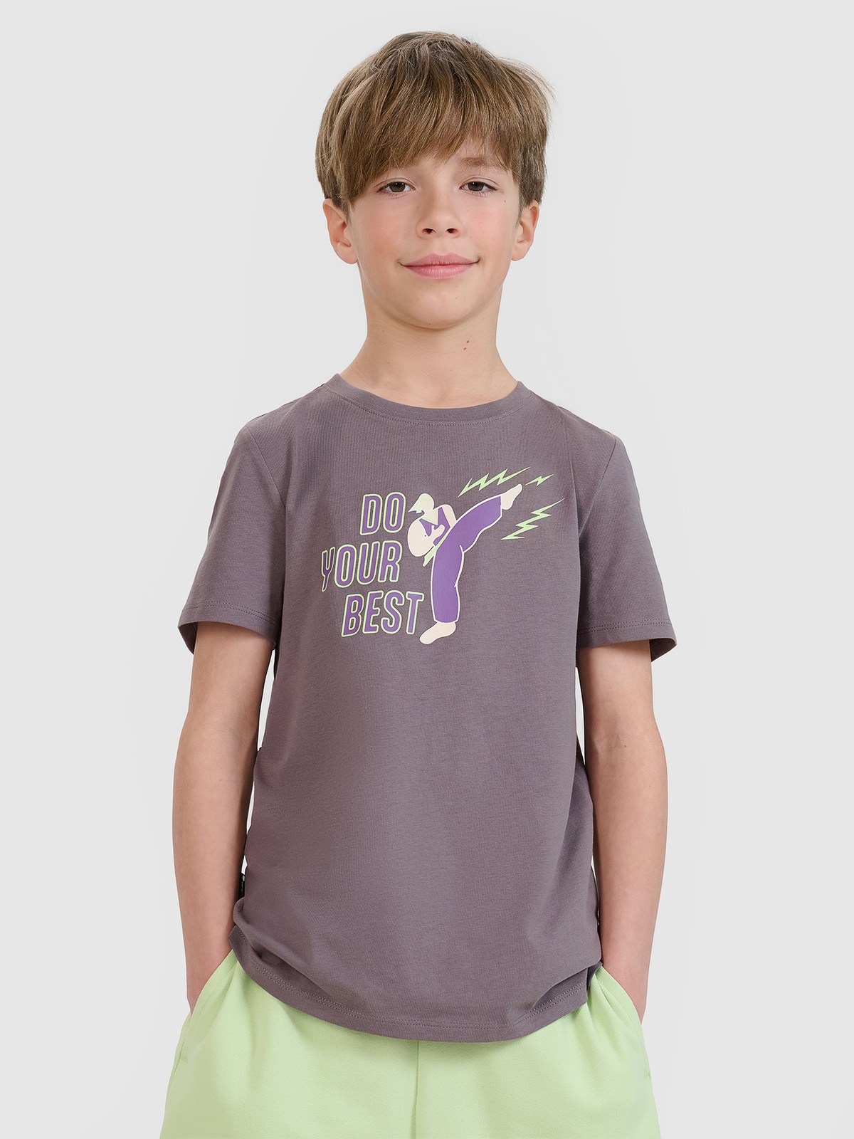 4F T-shirt regular z nadrukiem chłopięcy - szary 122 (6-7 lat)