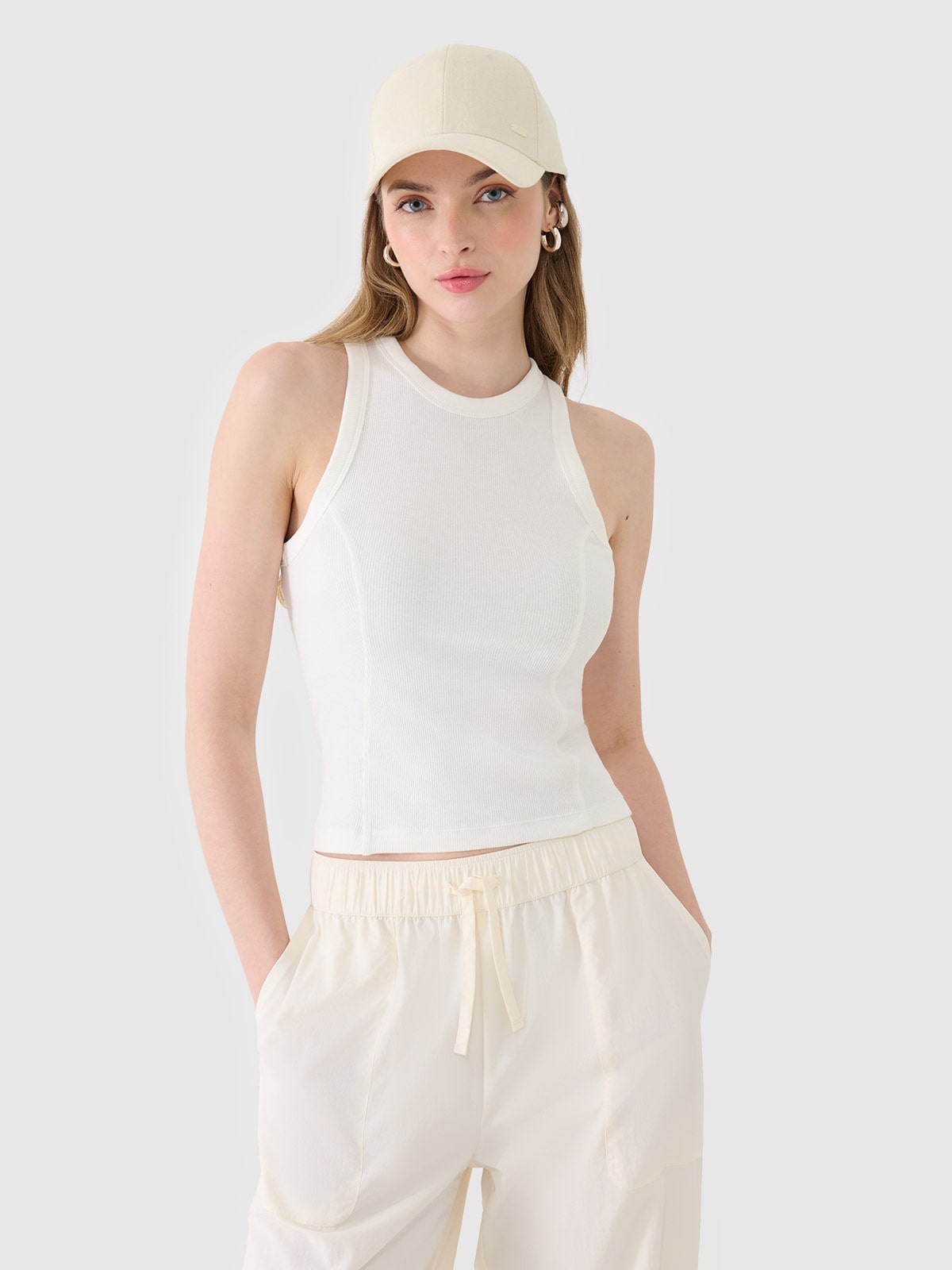 4F Top slim z prążkowanej dzianiny damski - biały L