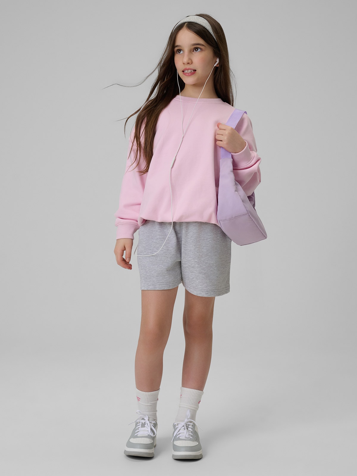 4F Spodenki dresowe dziewczęce - szare 122 (6-7 lat)