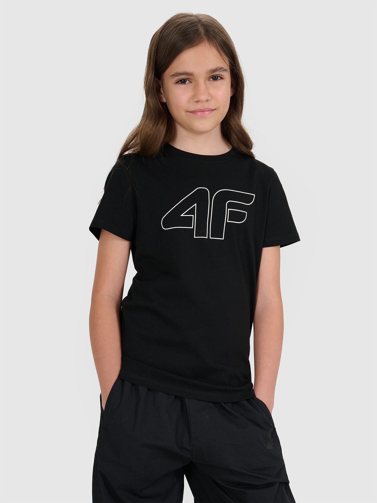 4F T-shirt regular z nadrukiem dziewczęcy - czarny 122 (6-7 lat)