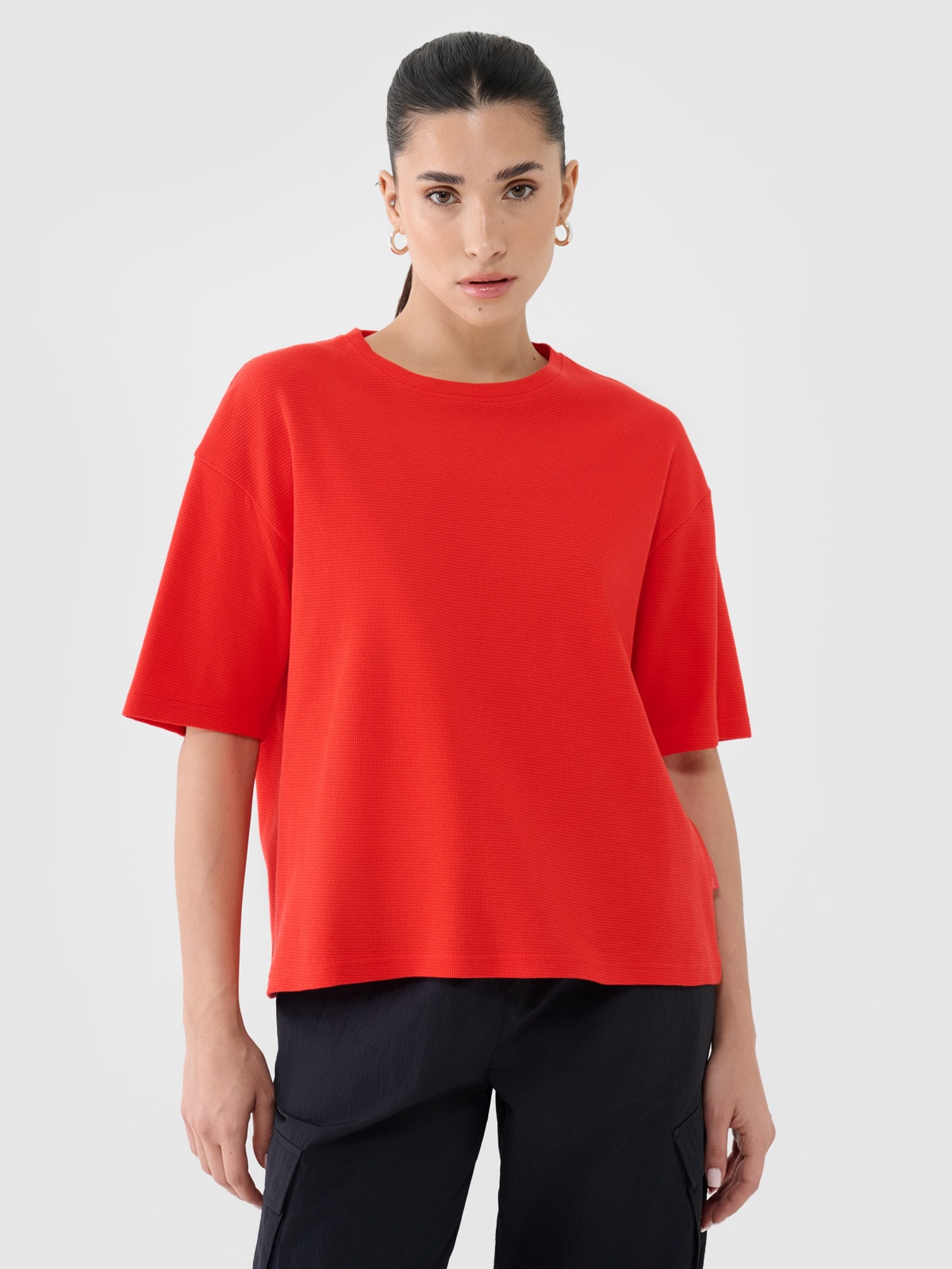 4F T-shirt regular z waflowej dzianiny damski - czerwony L