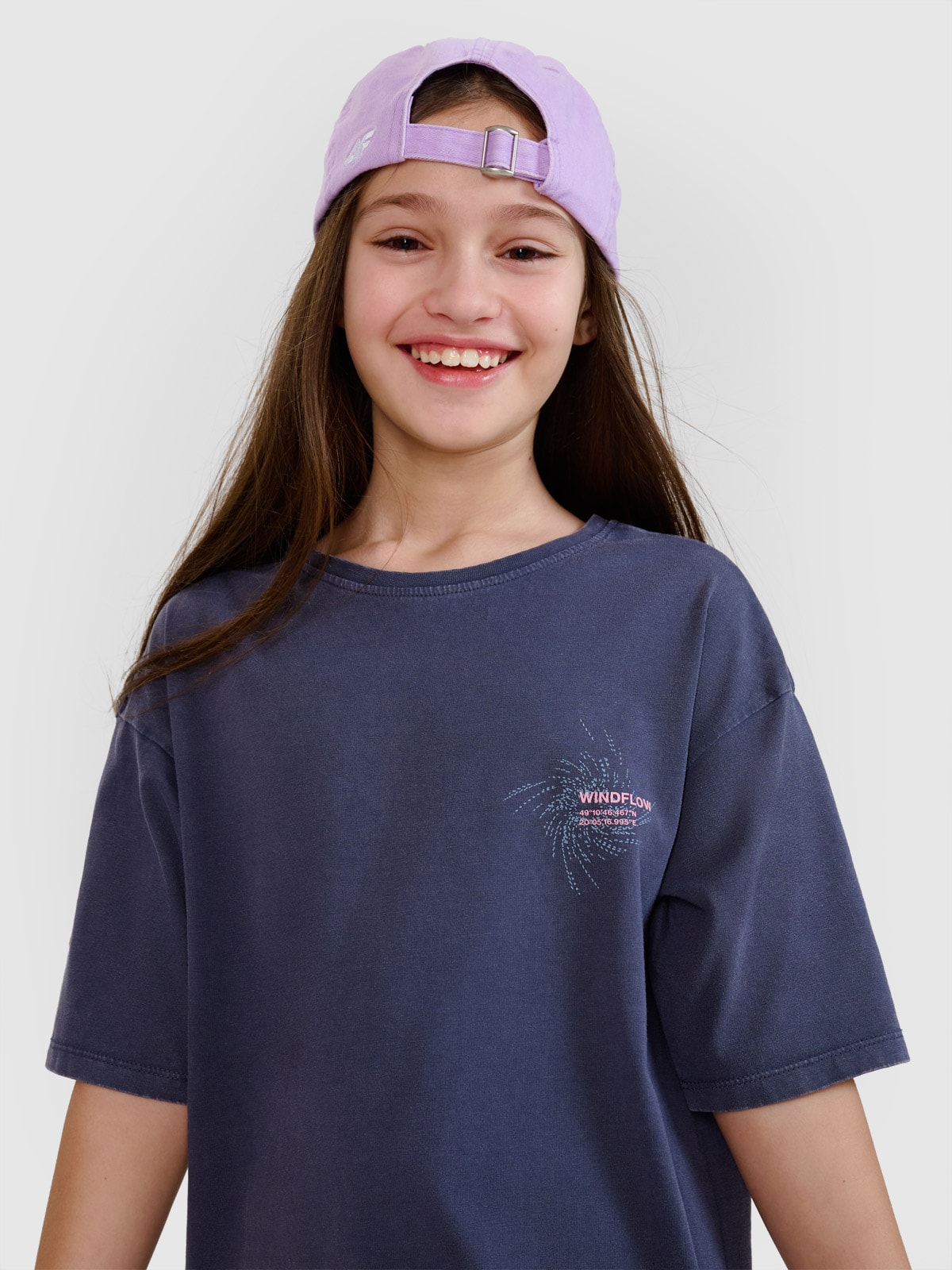 4F T-shirt oversize z nadrukiem dziewczęcy - szary 122 (6-7 lat)