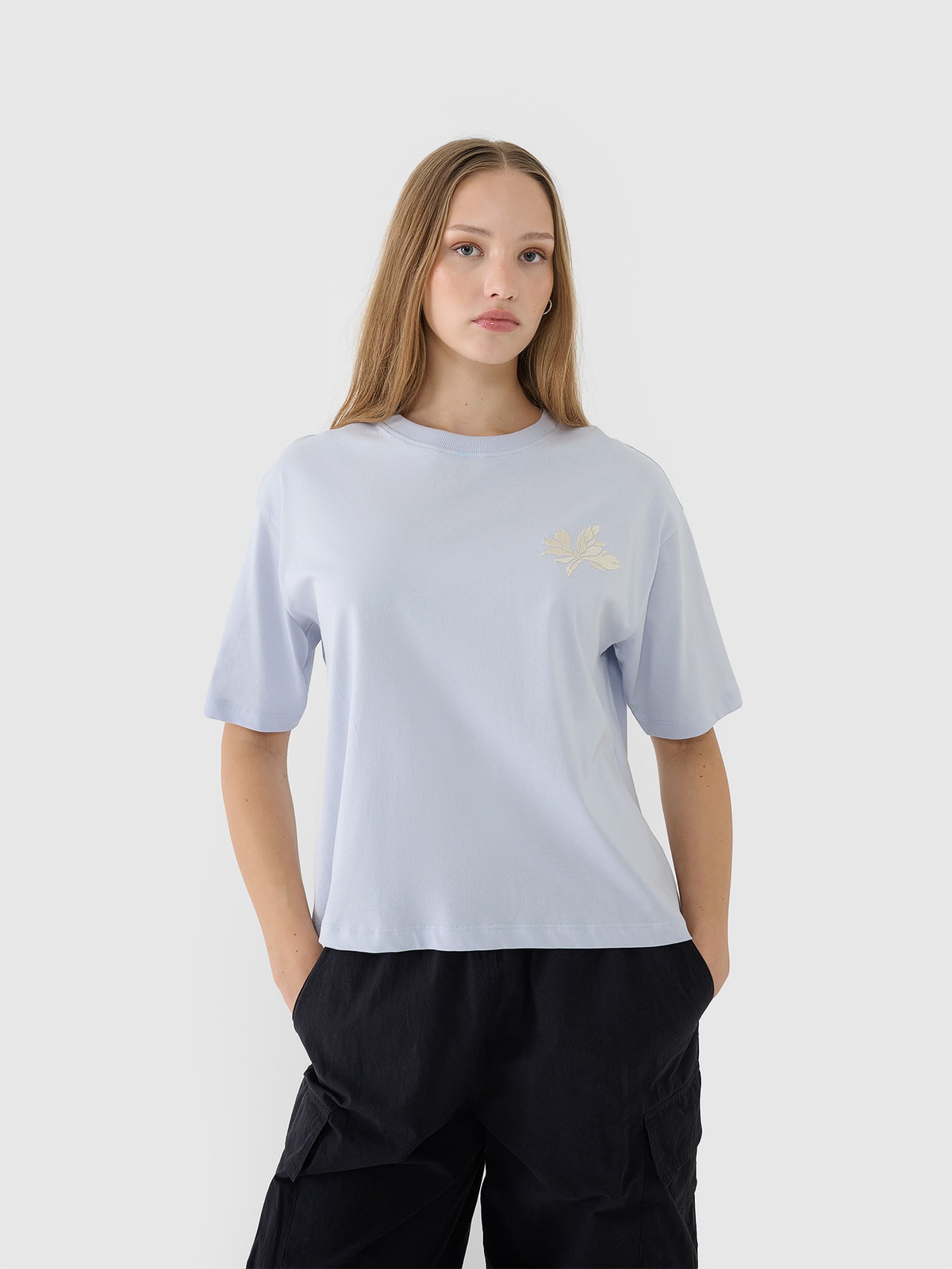 4F T-shirt oversize z nadrukiem damski - niebieski XS