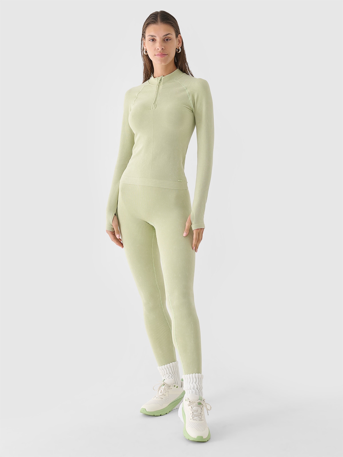 4F Legginsy bezszwowe w prążki damskie - oliwkowe/khaki XS/S
