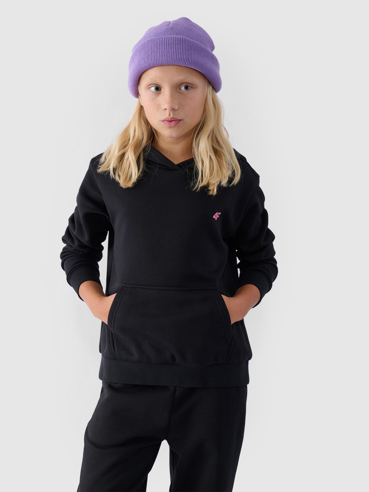 4F Bluza dresowa nierozpinana z kapturem dziewczęca - czarna 164 (13-14 lat)