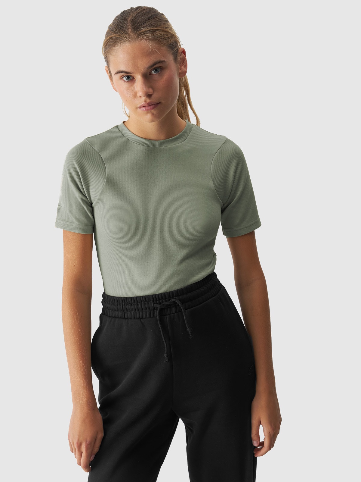 4F T-shirt slim crop-top gładki damski - khaki XL