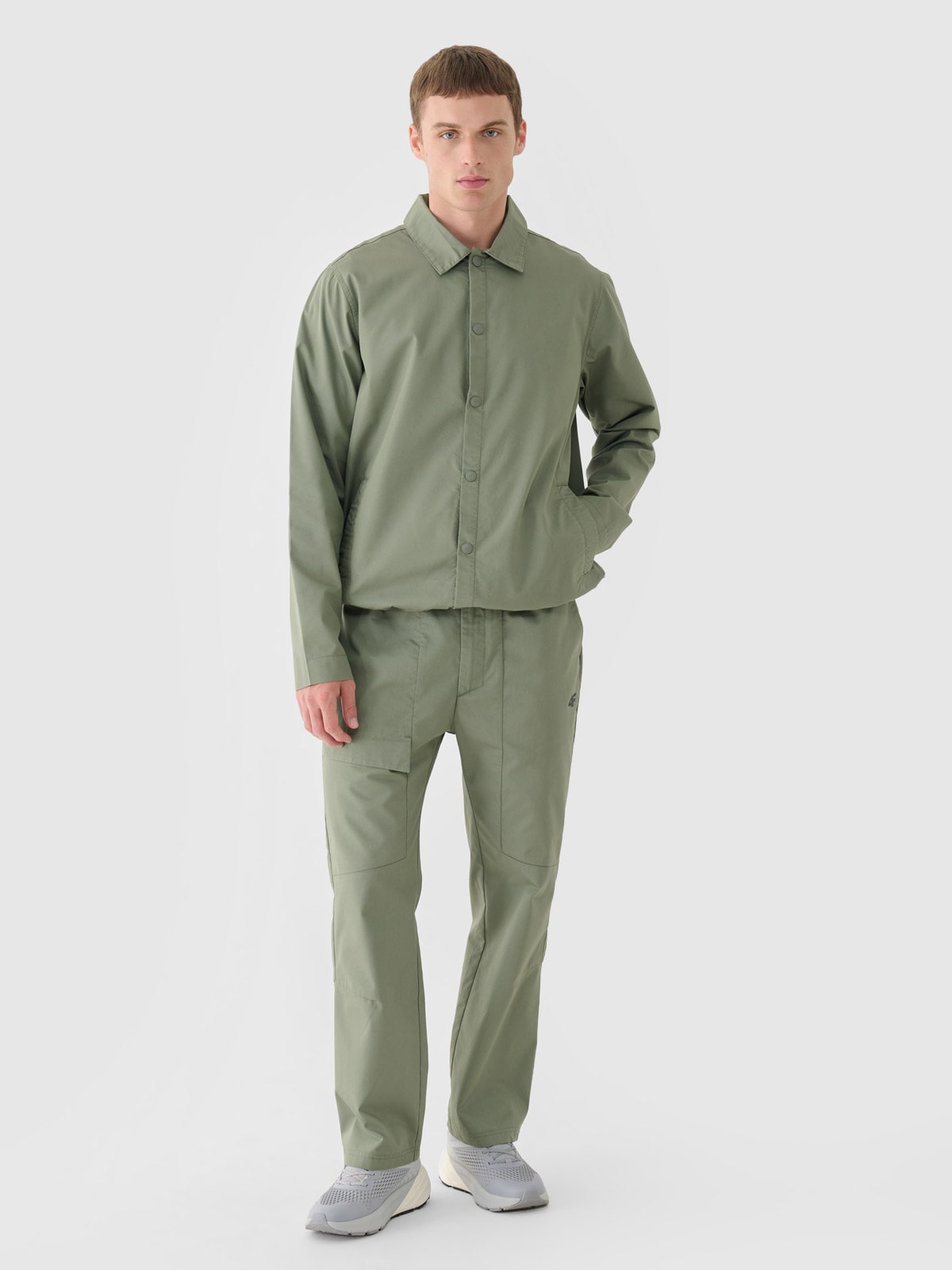 4F Spodnie casual męskie - oliwkowe/khaki XXL