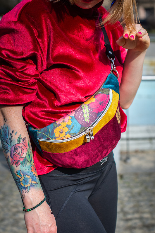 Saszetka damska w różowe kwiaty KOLOROWY KWIAT