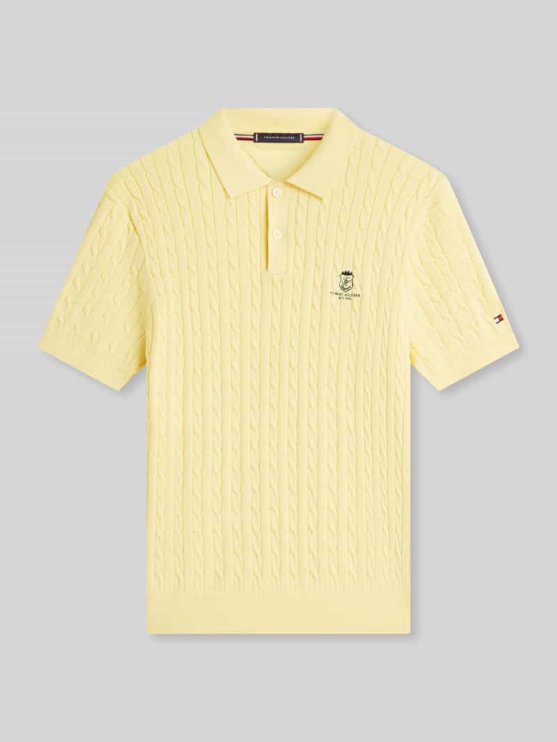 koszulka polo z detal z logo