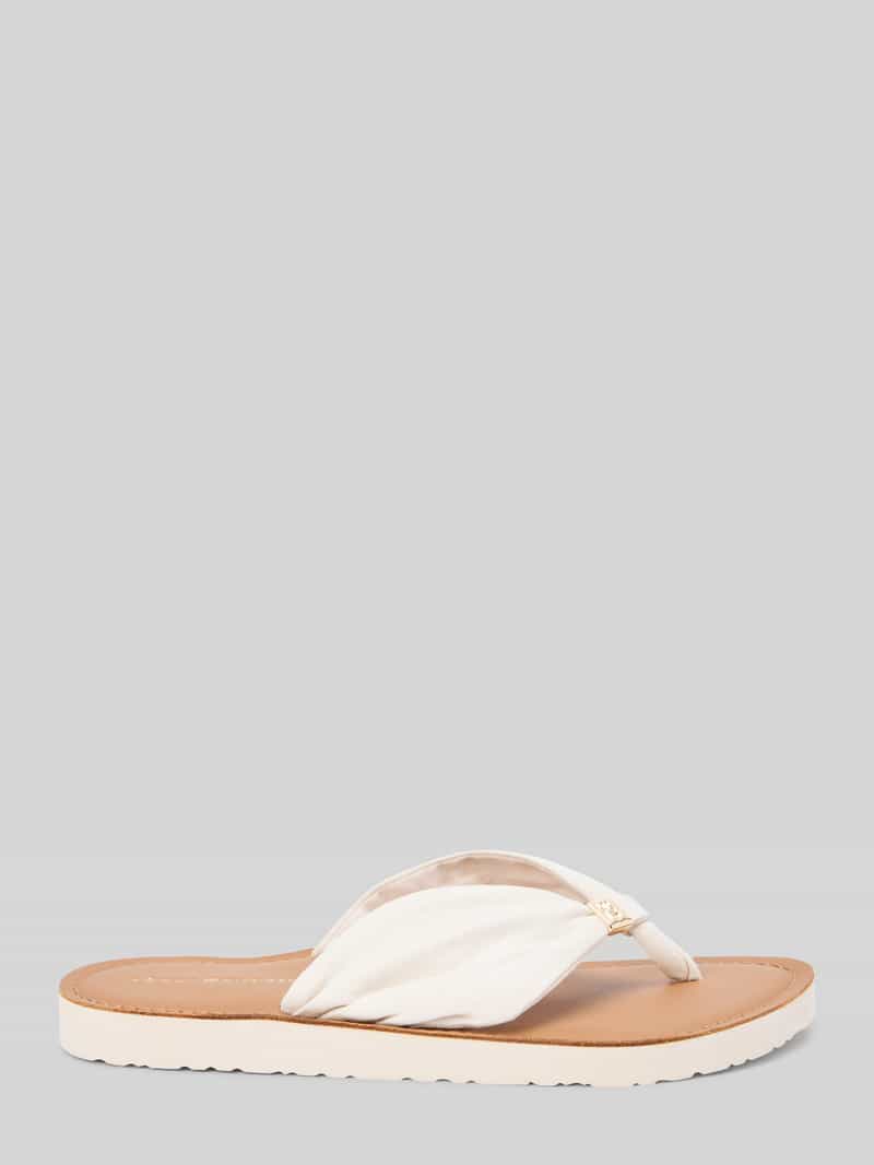 Japonki z aplikacją z logo