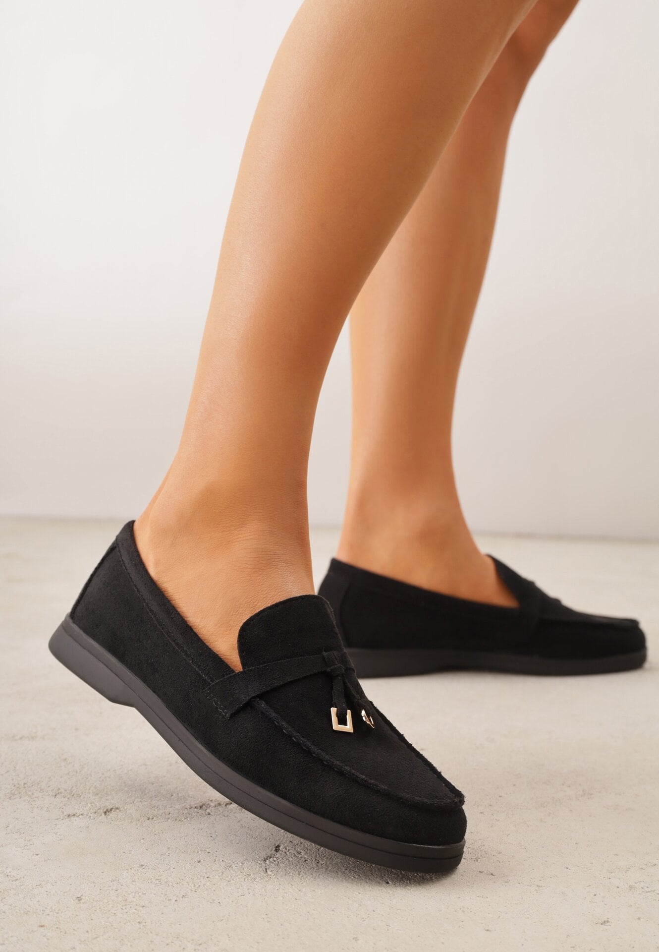 Czarne Lekkie Mokasyny VICES z Metalowymi Ozdobami i Skórzaną Wkladką Adrialee