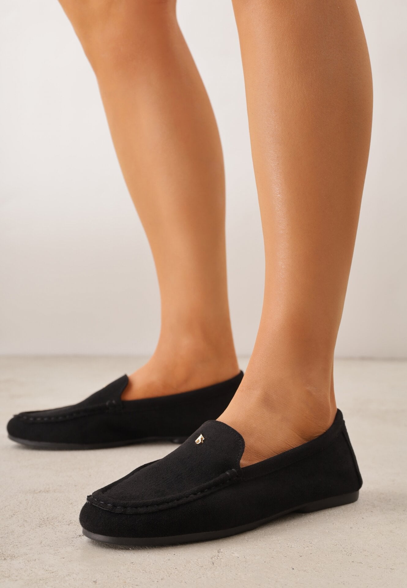 Czarne Mokasyny VICES ze Skórzaną Wkładką i Metalową Ozdobą Aquilin