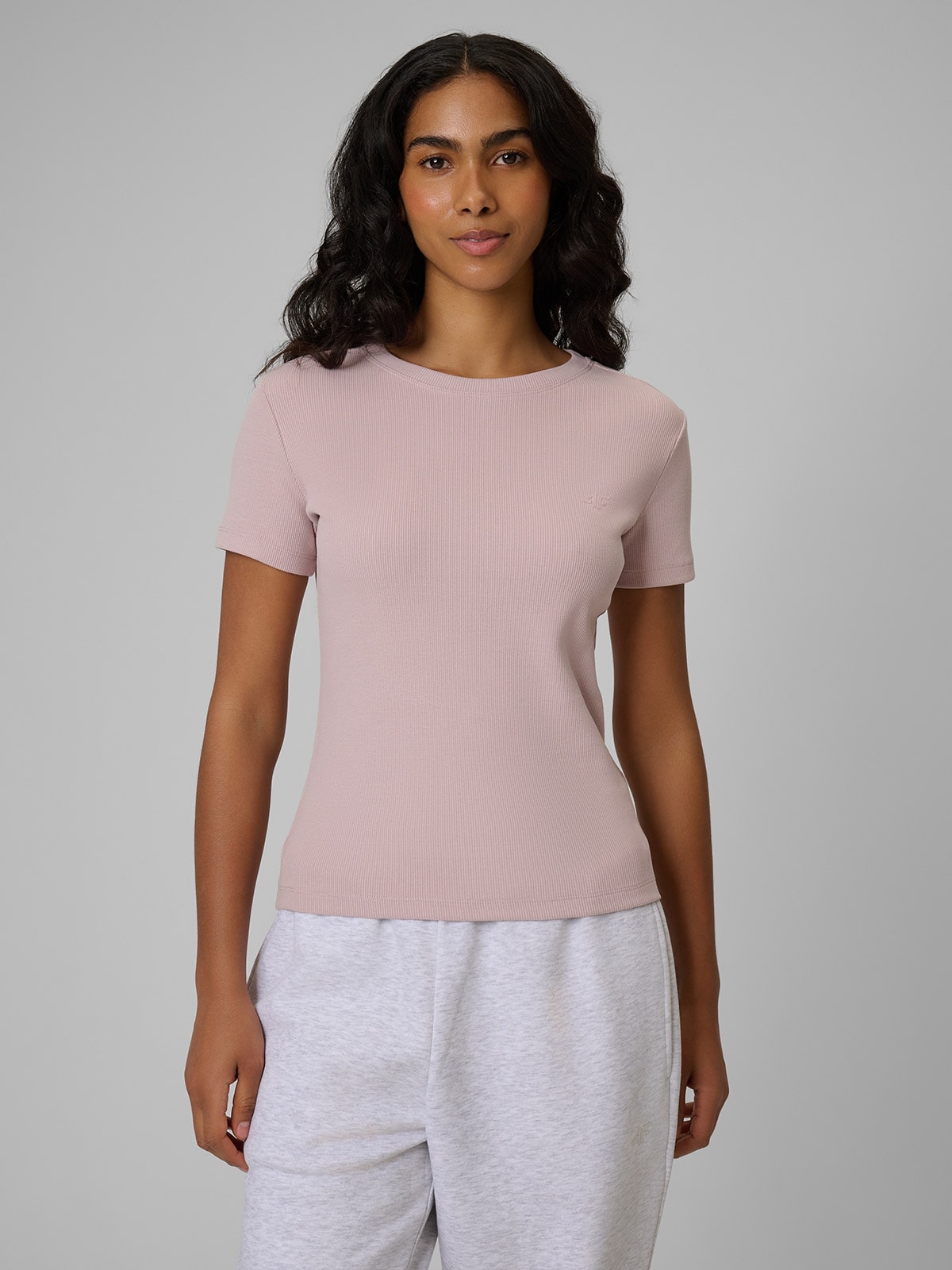 4F T-shirt slim prążkowany damski - różowy XS