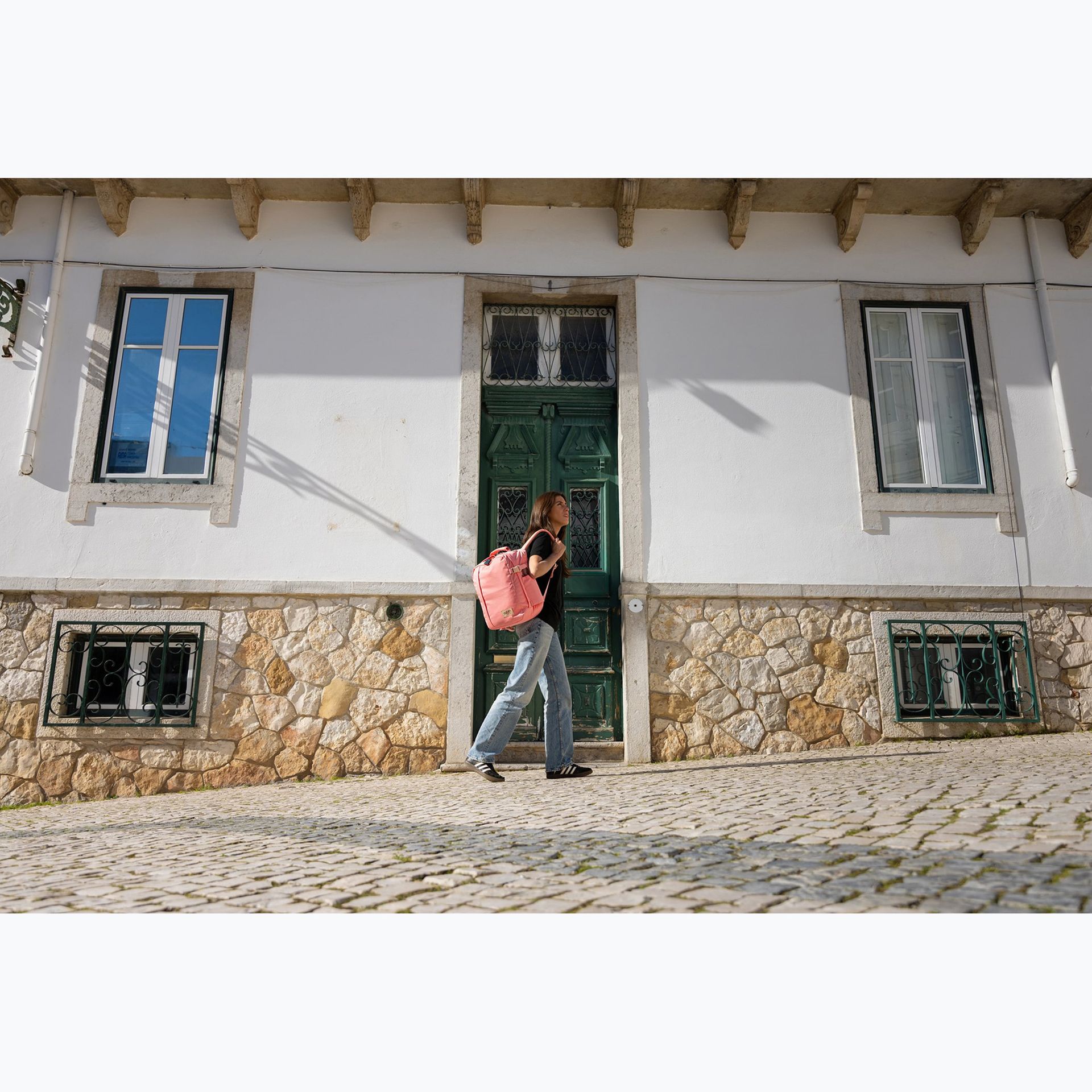 Plecak turystyczny CabinZero Classic Tech 28 l pinku WYSYŁKA W 24H 30 DNI NA ZWROT