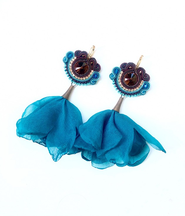 Sutaszowe kolczyki MOA z kwiatami