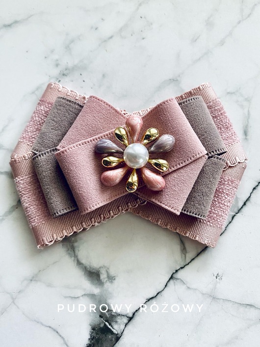 Kolekcja Exclusive Brosza z kwiatem i perłą NEW