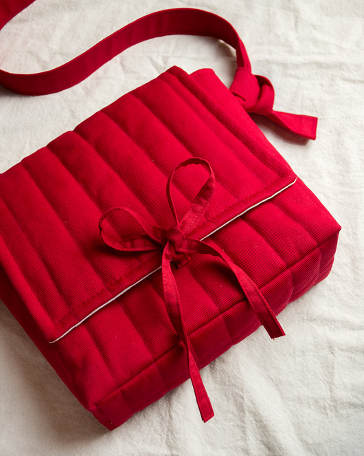 Torebka kuferek - wiązana, pikowana, torebka hobo