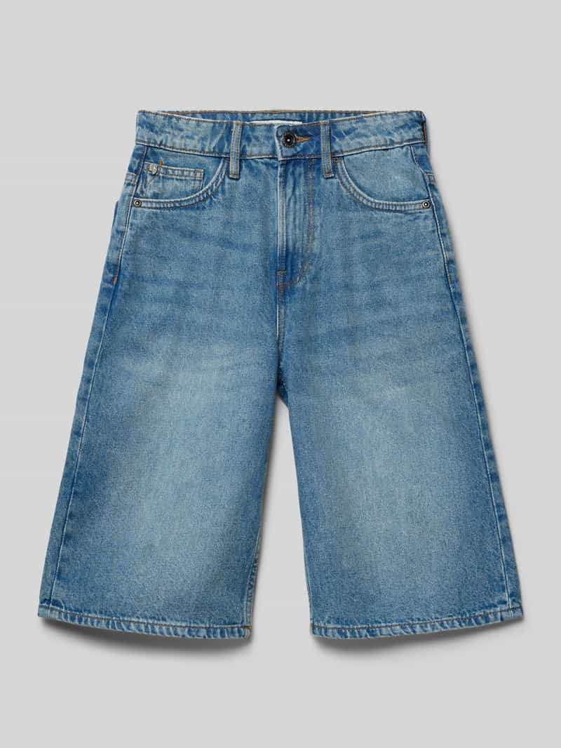 Szorty bermudy o kroju straight fit z naszywką z logo