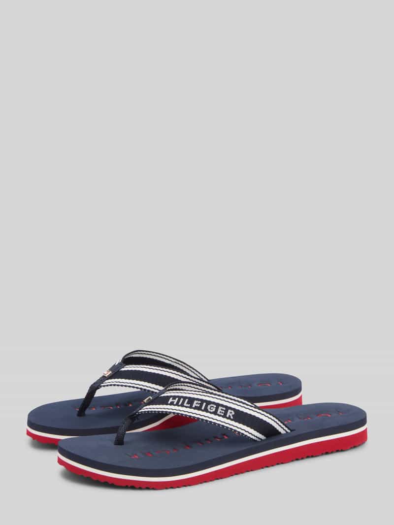 Japonki z detalami z logo