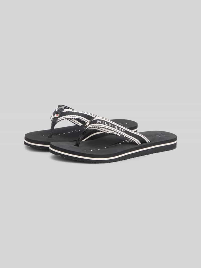 Japonki z detalami z logo