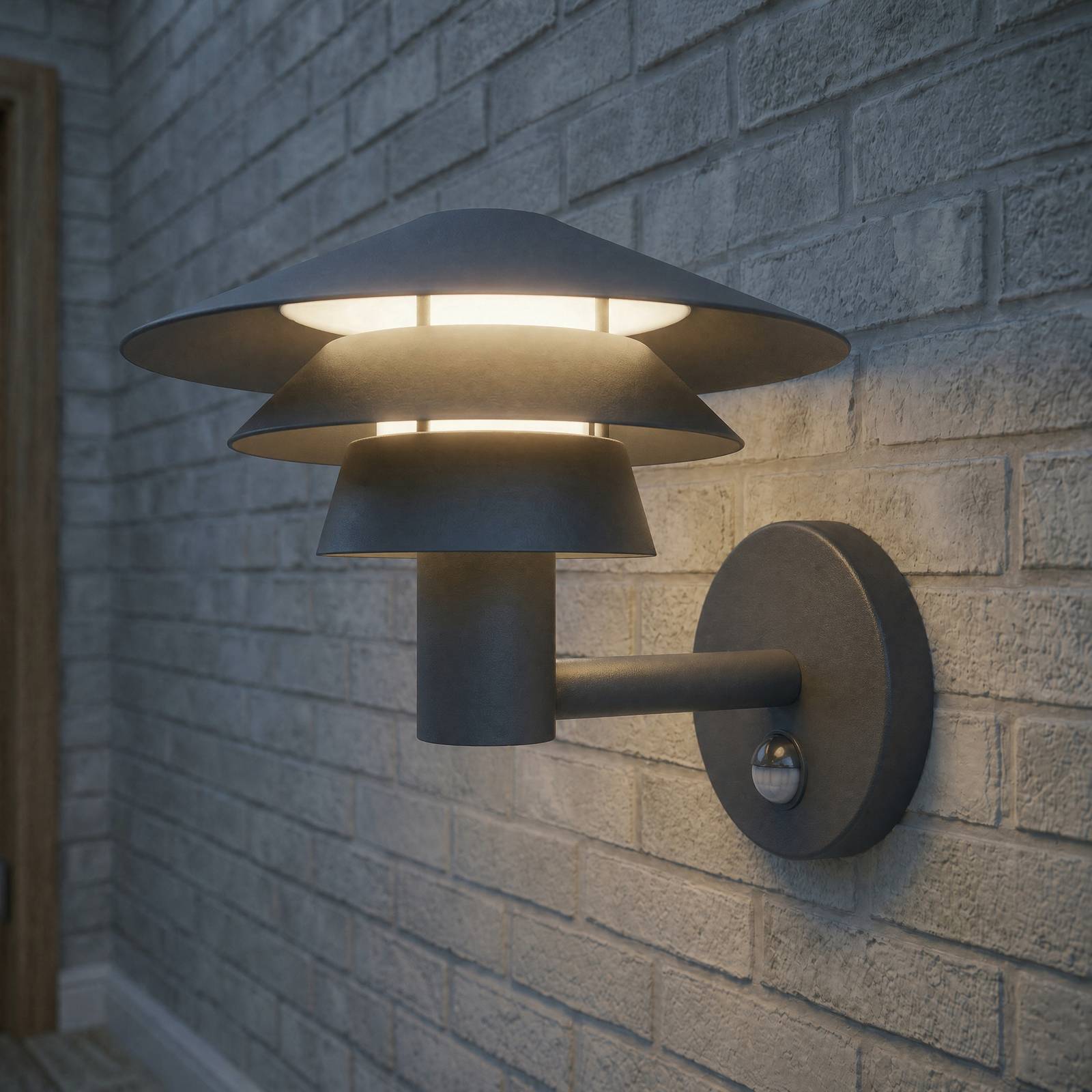 Kinkiet zewnętrzny LED Lucande Montaro, antracytowy, IP54 z czujnikiem Montaro, czarny, aluminium, nowoczesny