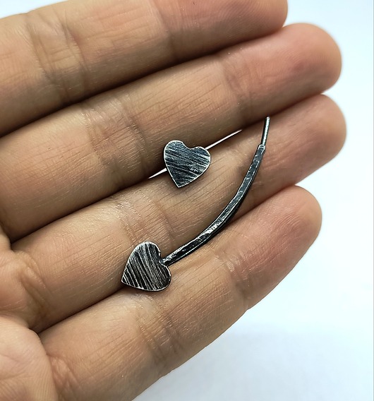 Kolczyk- nausznica ze srebra oksydowanego SILVER HEART
