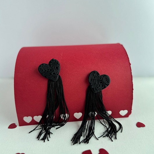 Kolczyki serca czarne z chwostem